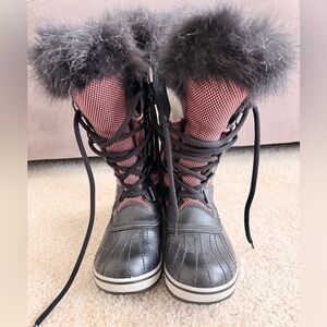Sorel Women's Black and Pink Winter Boots
